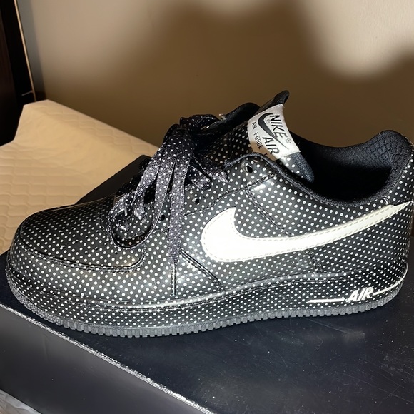 Size 11 in Womens which is size 9 in mens AIR FORCE 1 LO BLACK/W - Picture 3 of 9